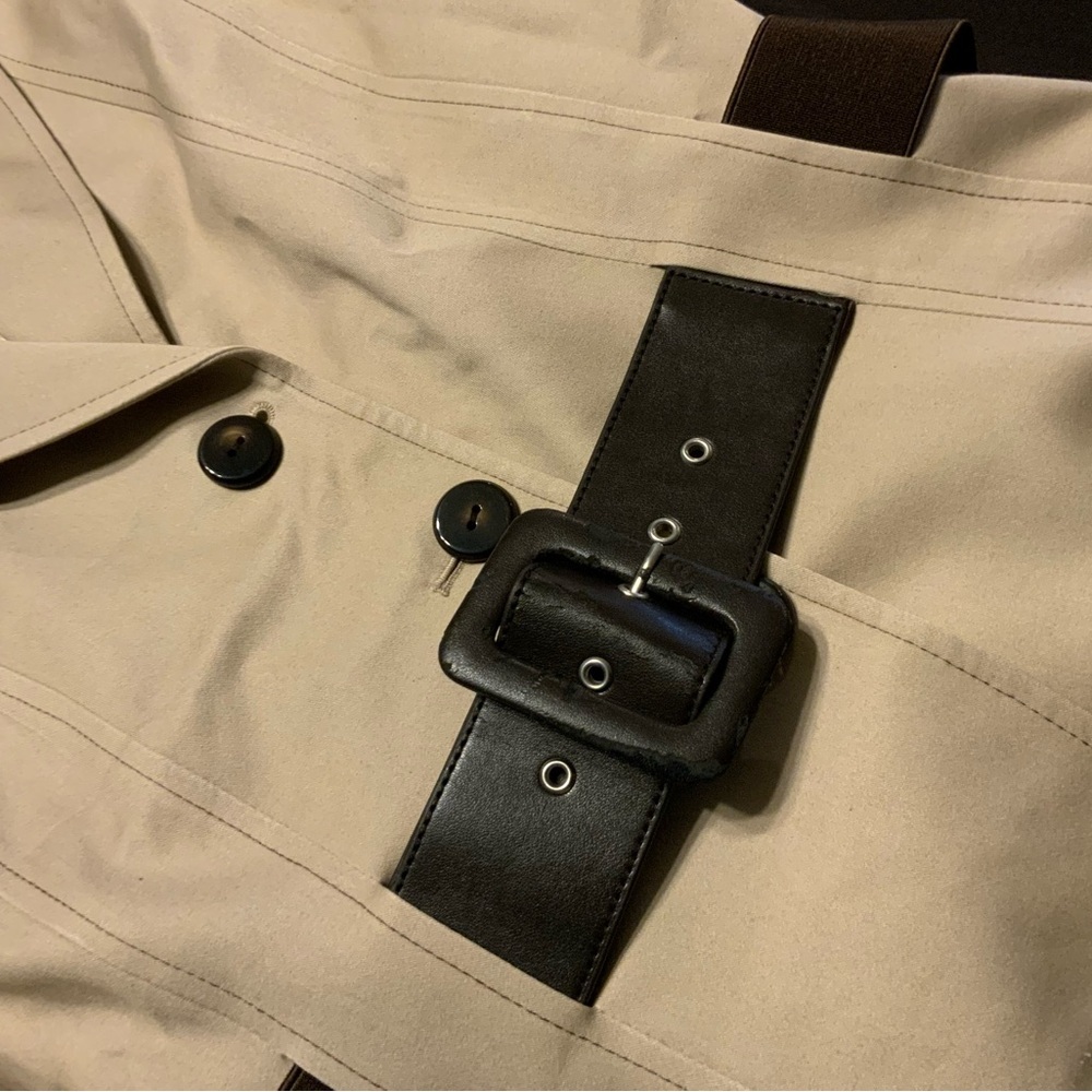 Women's Beige Short Sleeve Jacket and Skirt - Picture 8 of 8